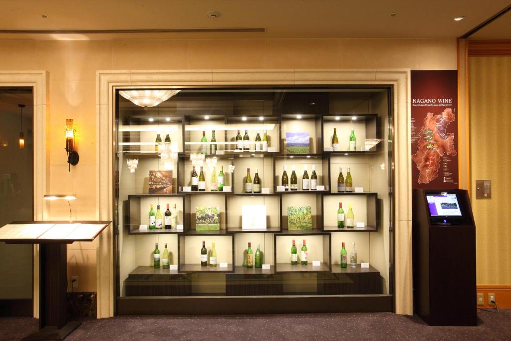 Metropolitan_Nagano_Wein